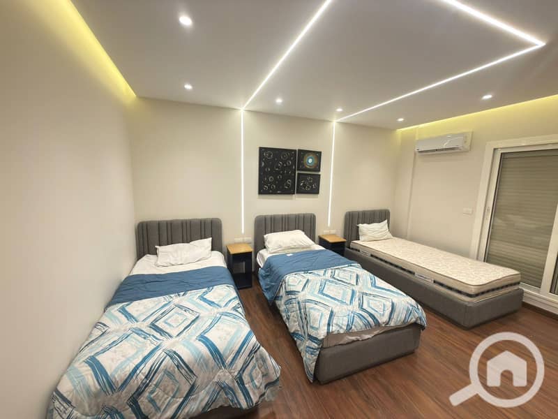 4 8d1e53e3-46ed-4e1e-b946-30bb3f33ab12. jpeg