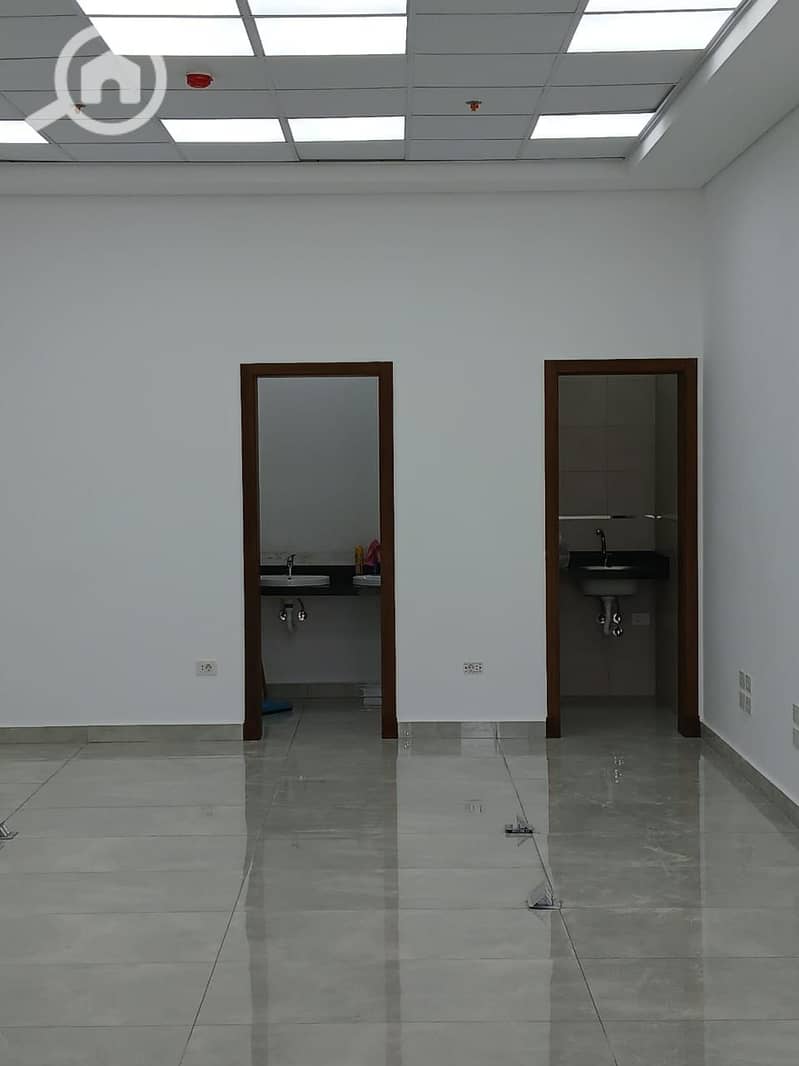 2 WhatsApp Image 2025-10-05 at 2.15. 18 PM (2). jpeg