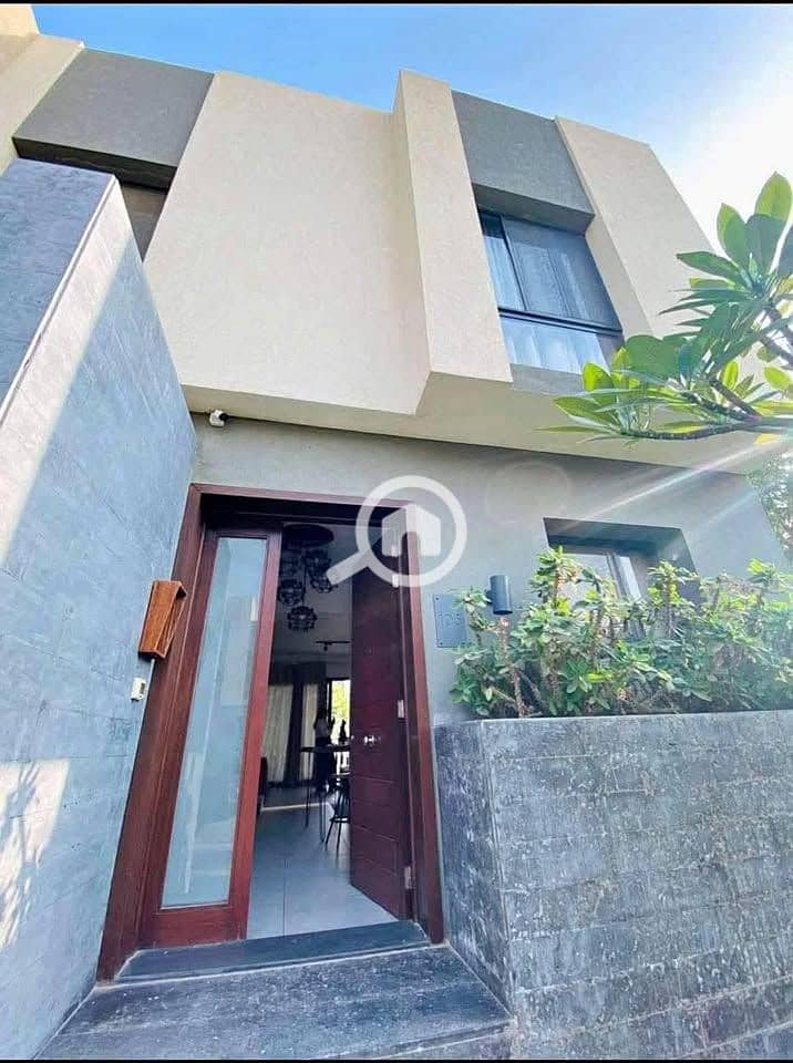 10 481610397_939727017937741_9019373925763489232_n. jpg