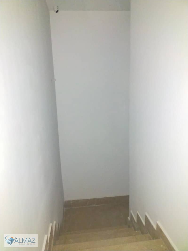 22 WhatsApp Image 2025-10-06 at 10.52. 12 AM. jpeg