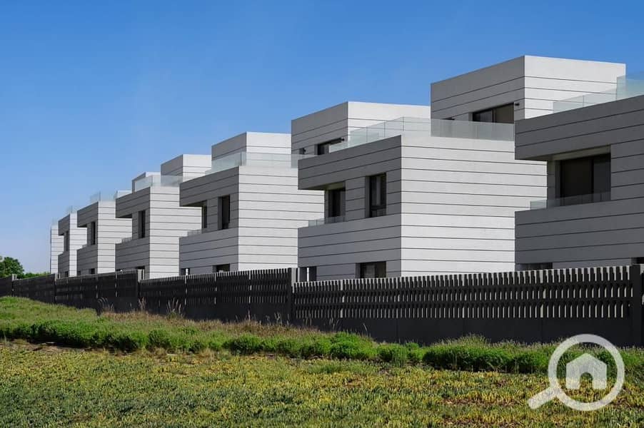 2 WhatsApp Image 2025-09-28 at 4.51. 11 PM. jpeg