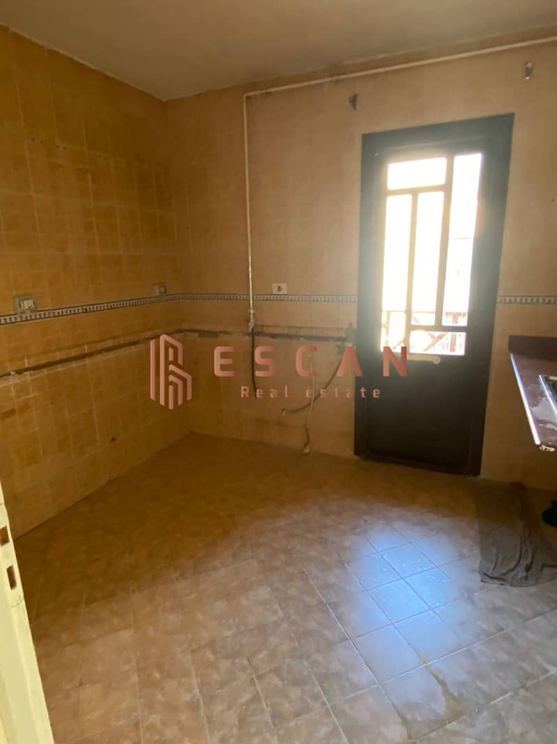 4 7675a9a9-29a9-4c9c-aade-a3a2e61358fc. jpg