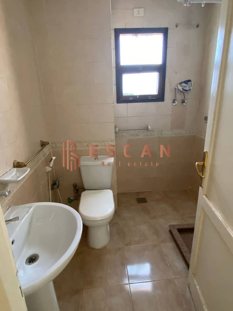 10 bc91f56f-fd68-4fbe-830f-d08bd2913da5. jpg