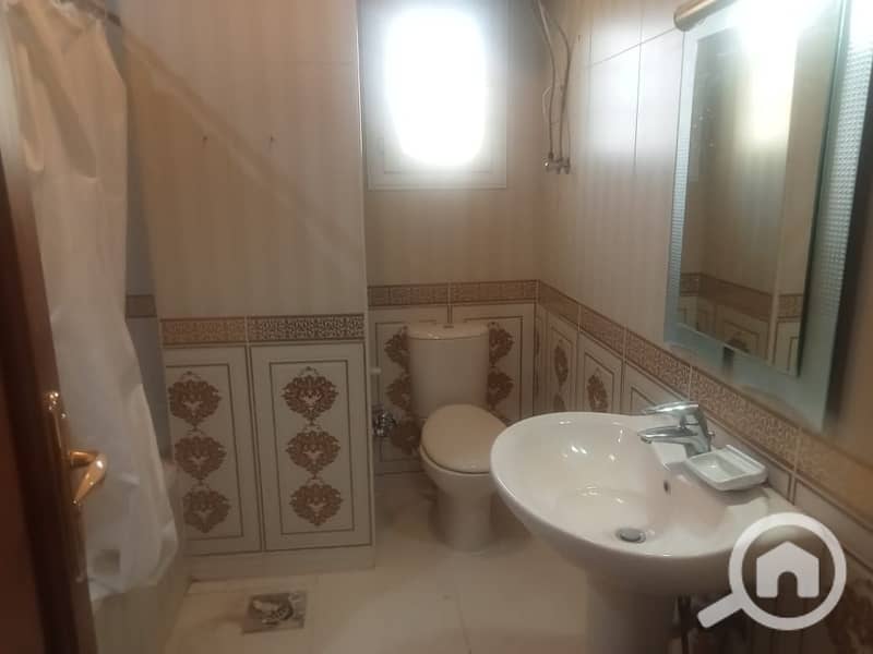 11 8f7a5317-f6b8-4069-8b4e-f31c6e8c5114. jpeg