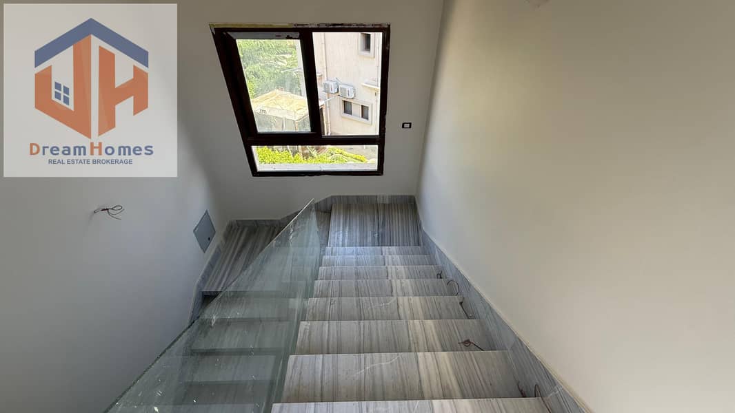 4 5ee0e009-7807-4cdc-8e77-c71b599a25fd. jpg