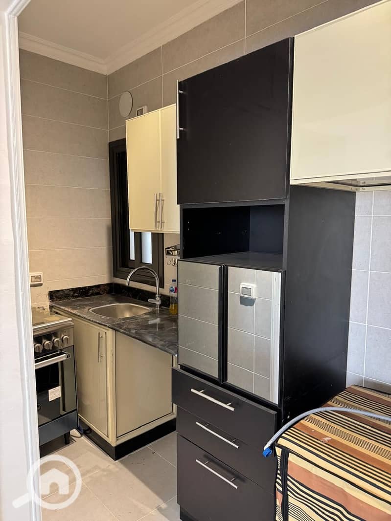 2 8a5478a1-7452-4116-bd8d-66a13f7256b0. jpg