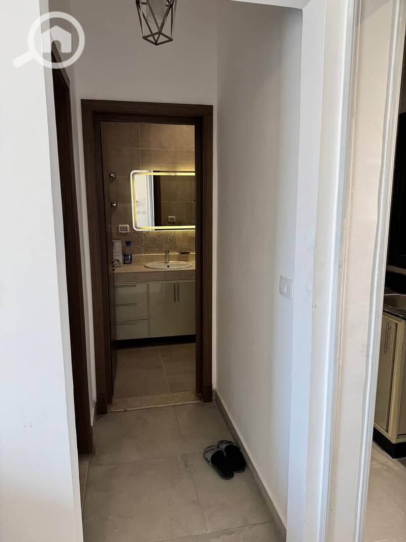 4 fe683b2b-0a52-4214-b48d-c0610cae7cea. jpg