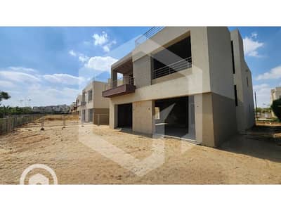 5 Bedroom Villa for Sale in 6th of October, Giza - The Crown 1. jpg