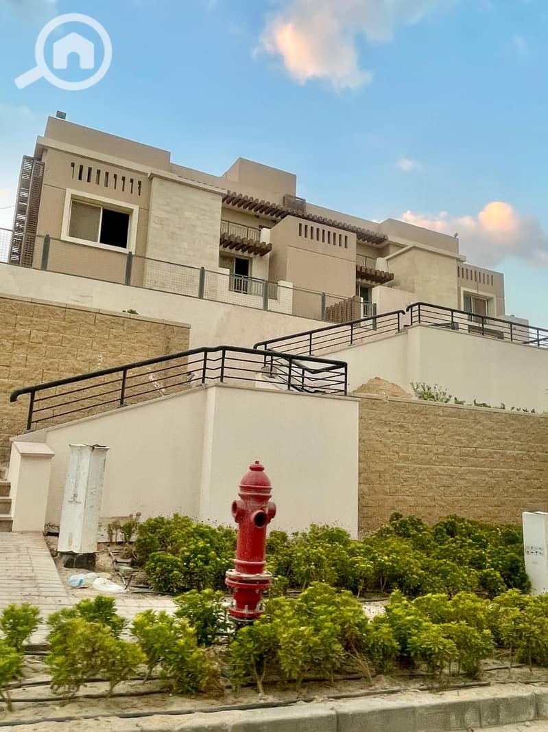 2 6a6098e9-4760-4e27-adae-61570aacc4b3. jpg