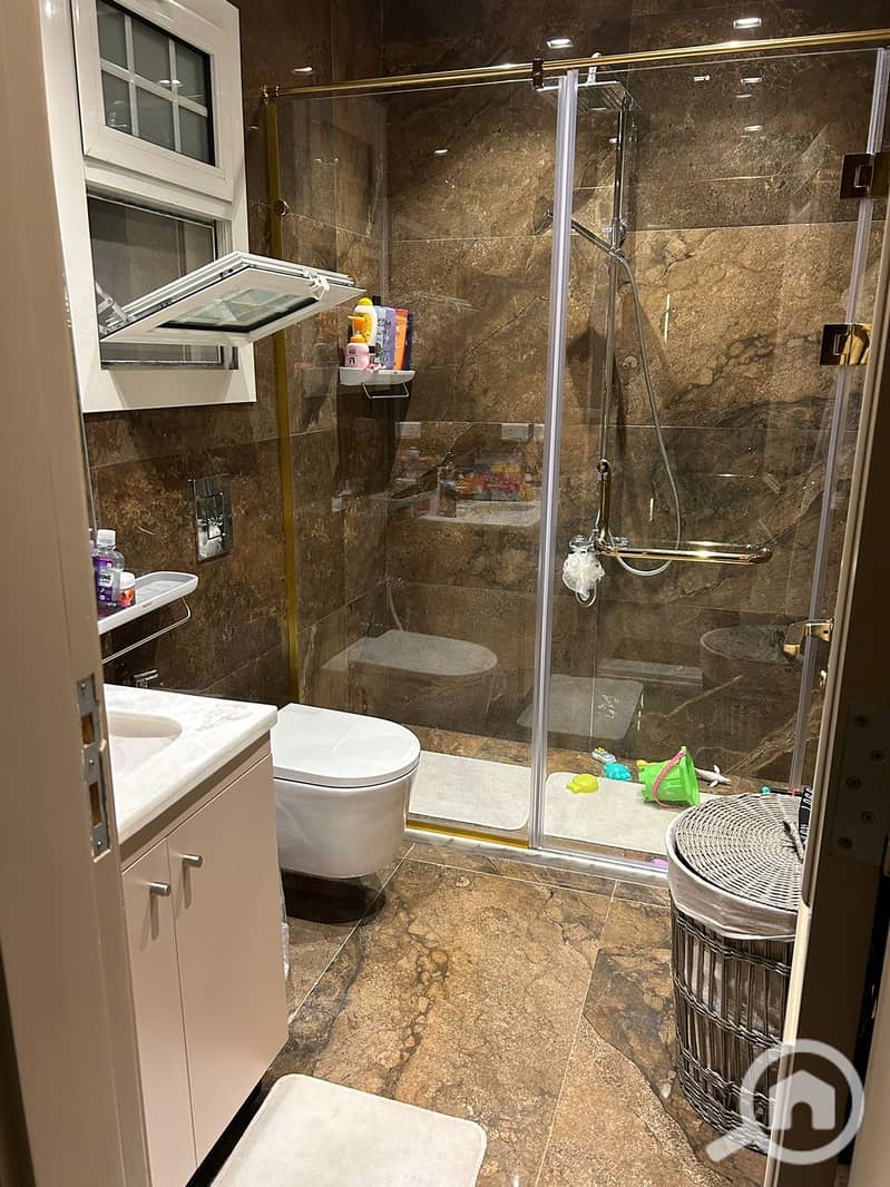 4 52f616ae-ef5e-473b-94d8-0bc4895b7f82. jpg