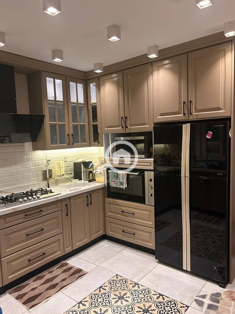 9 a27d0bb7-a5c5-44f4-81d4-c19386179499. jpg