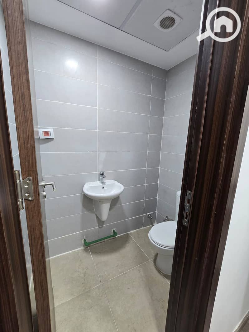 10 WhatsApp Image 2024-12-21 at 4.48. 45 PM. jpeg