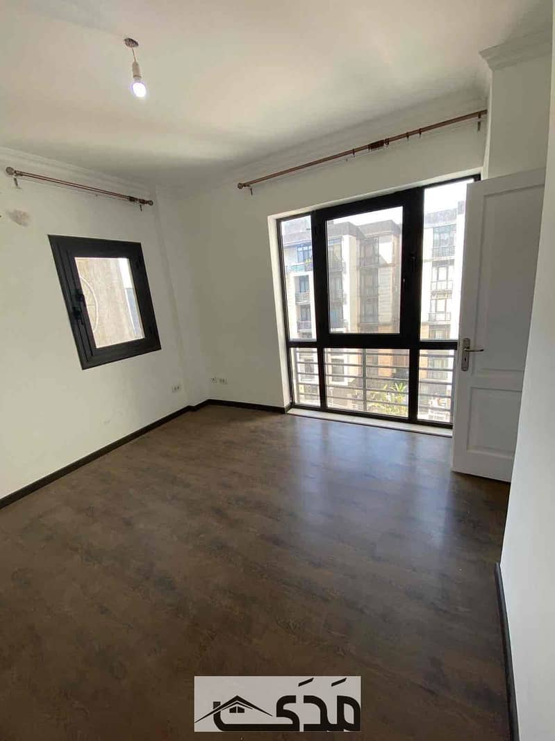 10 c47b8c17-4547-45b1-ba86-cb20457ea525. jpg