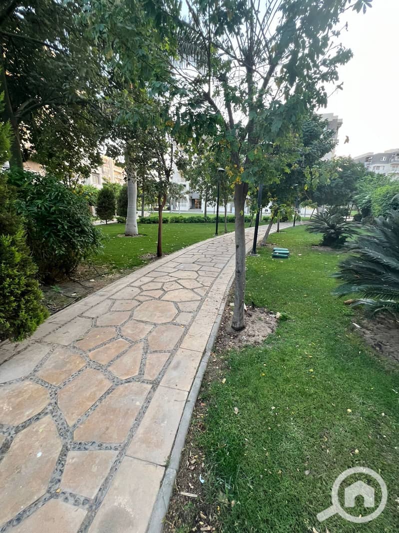 6 WhatsApp Image 2025-10-08 at 12.14. 35_2456f6b0. jpg