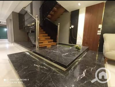 دوبلكس 4 غرف نوم للبيع في القاهرة الجديدة، القاهرة - دوبلكس (4 غرف)للبيع بالتقسيط على 10 سنوات امام الرحاب فى كمبوند كريك تاون CREEK TOWN