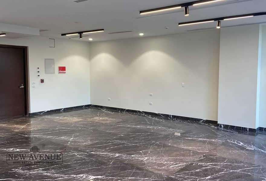 5 42051ee7-f1ed-4a60-b2b7-0f359bdf557f. jpg