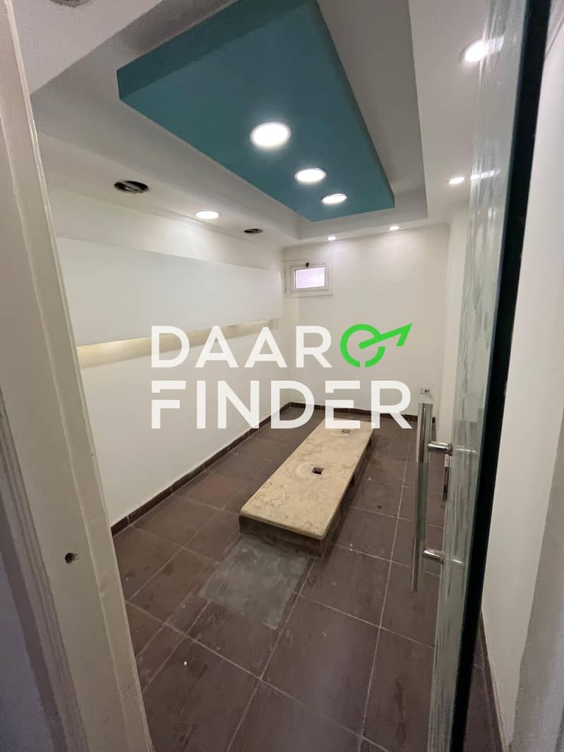 9 2ef214e9-688d-4f6c-bc65-e083392d3d85. jpg