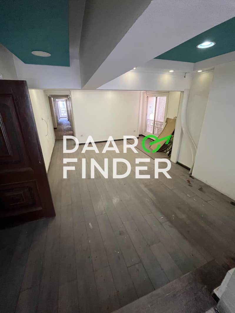 10 4b841bb3-bd4a-44ef-bd28-c48ed702b3ab. jpg