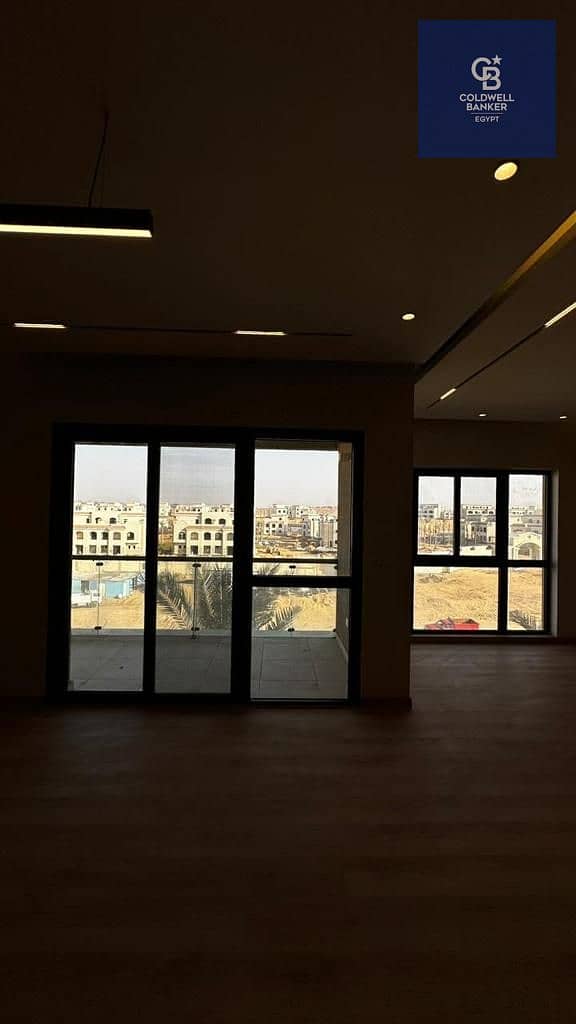 8 e09702d4-dabd-42d3-9071-d2d77e9eff73. jpeg