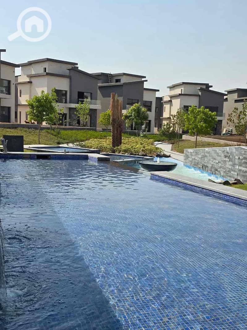 10 292b5591-0cd9-46cb-bf8f-523d3112f9bb. jpg