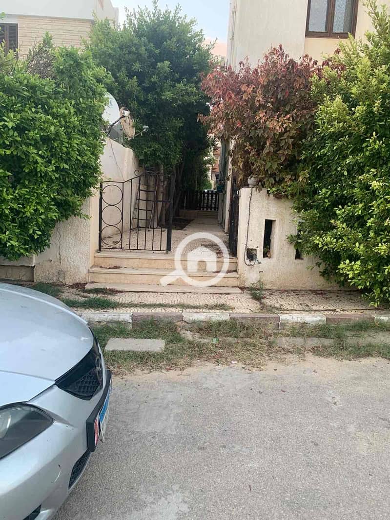 18 c3a7f052-83f3-4fe1-9eb5-7d8deac04d76. jpg