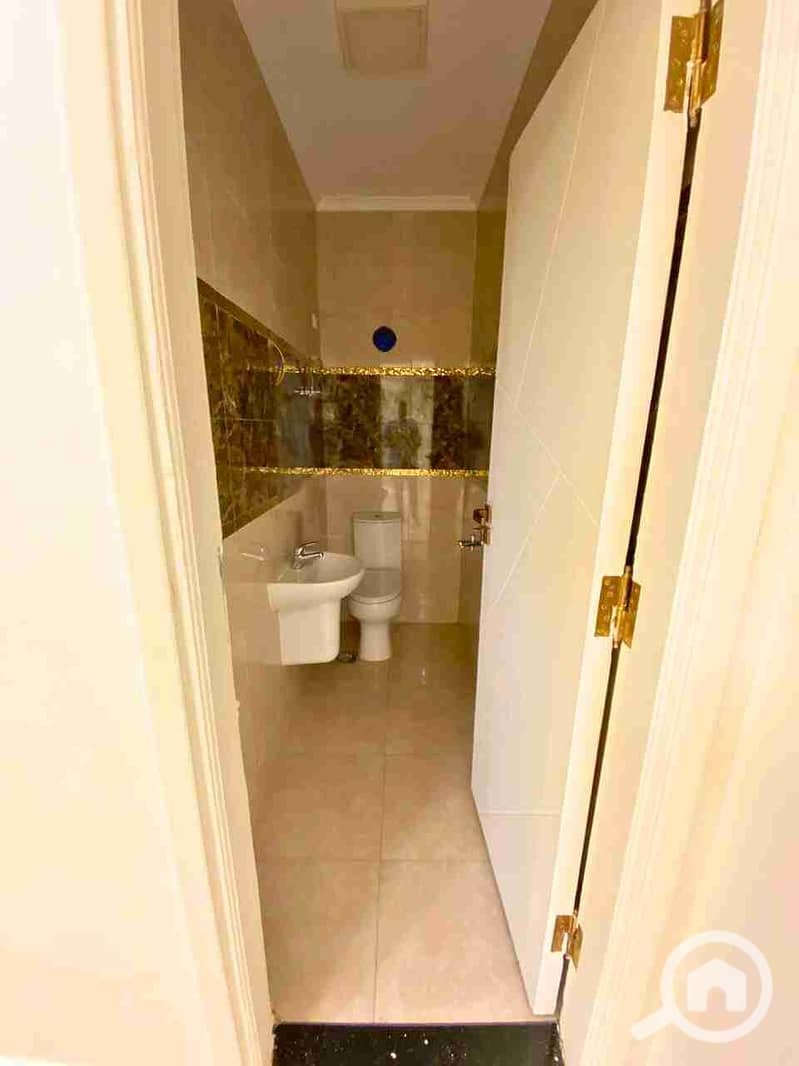 4 1001548808. jpg