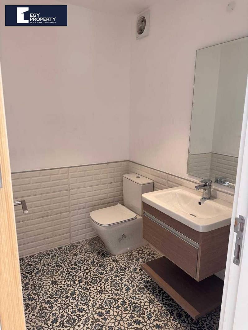 9 2Q4np1GRcIrTzpSo0Dbv8vDqg6BKRJQvh2qEdgF3. jpg