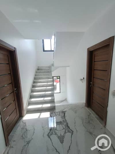 5 Bedroom Townhouse for Sale in New Cairo, Cairo - 1925d622-d392-46b4-821f-d56114ffb6f2. jpeg