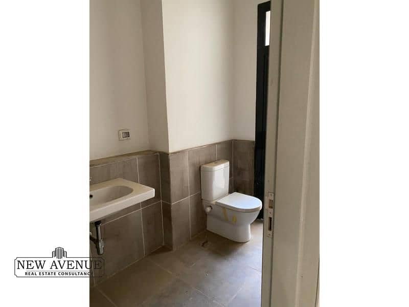 9 WhatsApp Image 2025-09-25 at 12.16. 32 PM (1). jpg