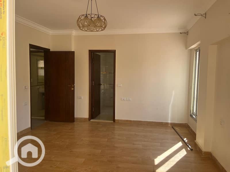 2 ccd957fa-9654-41d8-a9d3-9139987f75d1. jpeg