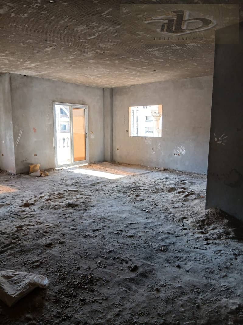 2 15dcc7b9-a732-4ea0-86ee-b5f7b7eedaf6. jpeg