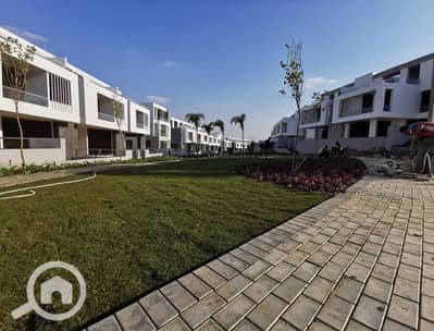 4 Bedroom Flat for Sale in 6th of October, Giza - 7cf580a3-3aab-4bb7-be7c-1c950a9d056a. jpg