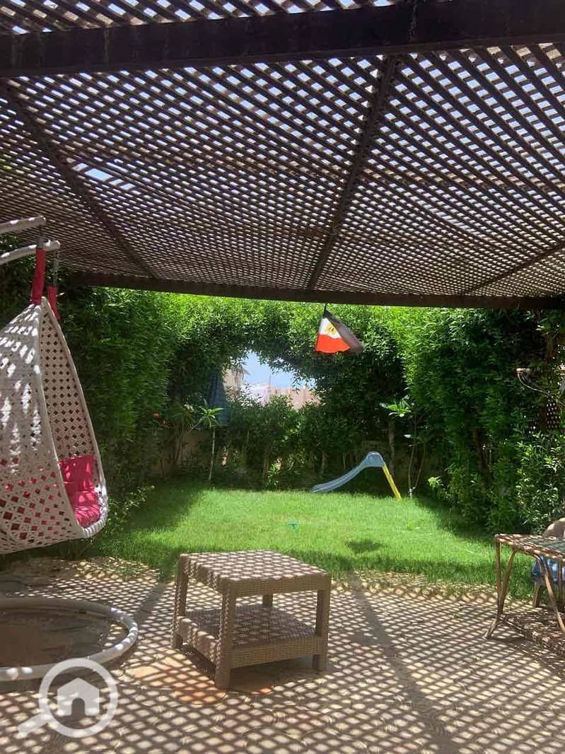 3 b840dbd3-e2a6-42fe-bc1d-35f87dd66e6c. jpg