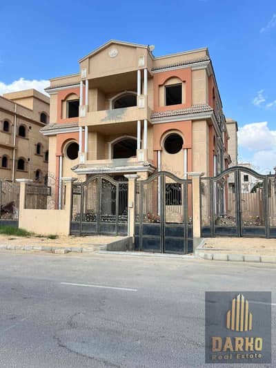 3 Bedroom Villa for Sale in 6th of October, Giza - 7a599c10-1aea-45fe-b594-471ce90d40de. jpg