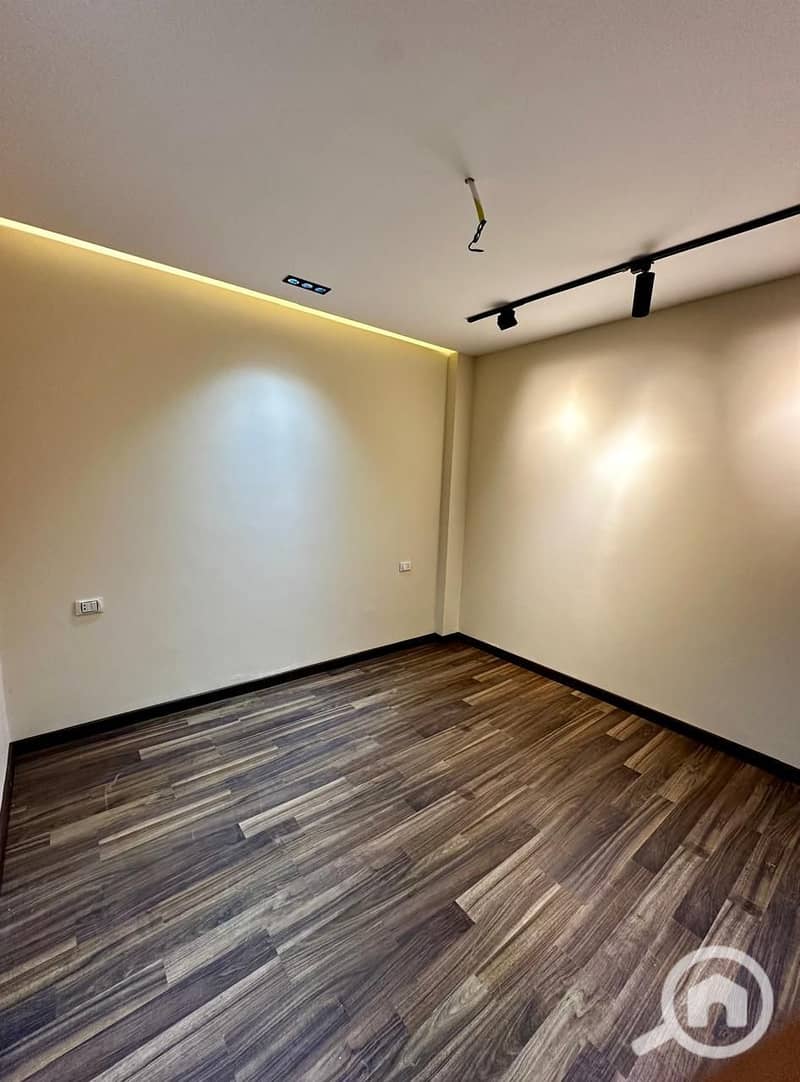 2 photo_2025-10-08_13-46-21. jpg