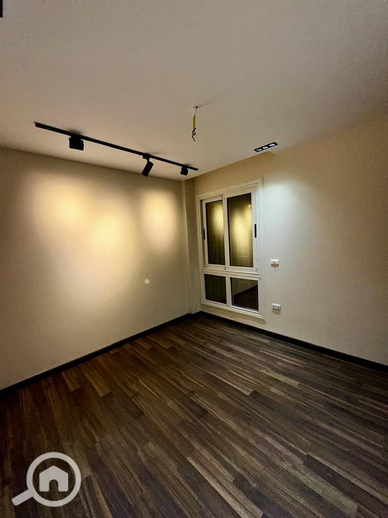 5 photo_2025-10-08_13-46-22. jpg