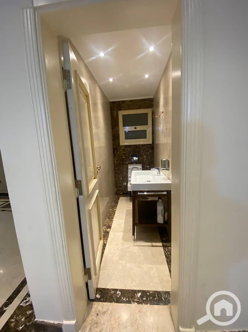 5 WhatsApp Image 2025-10-09 at 15.47. 17 (1). jpeg