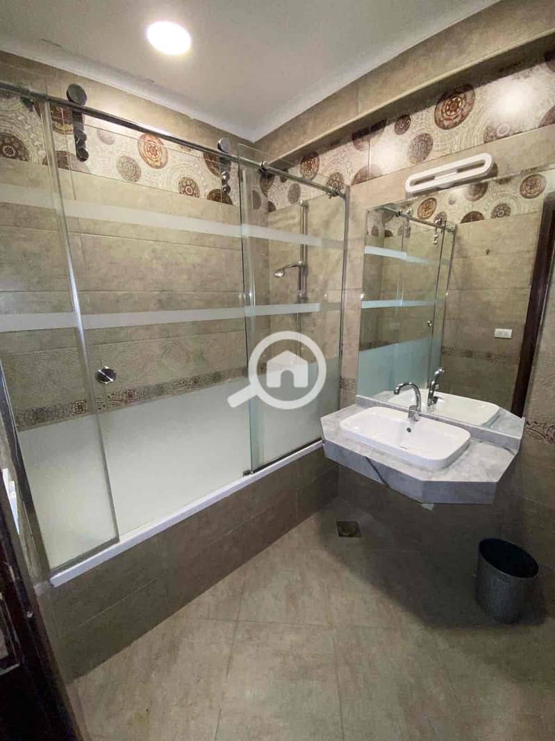 18 869ecae0-450a-4fa0-b24b-32f3e67f9c8a. jpg