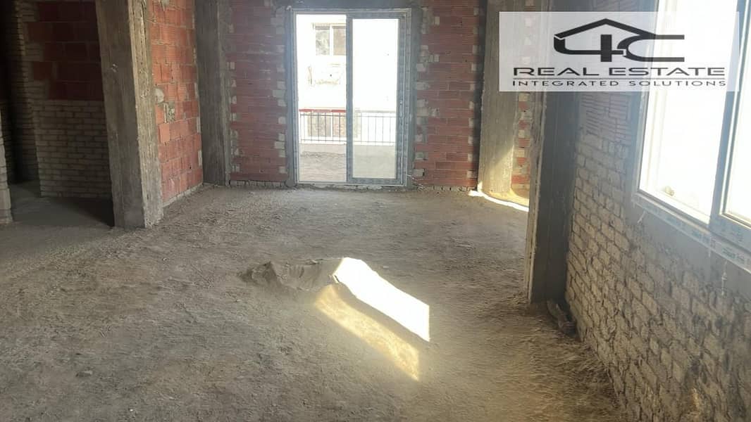 4 WhatsApp Image 2025-10-09 at 9.11. 11 PM. jpeg