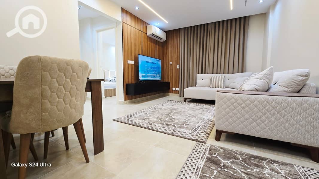 3 130e9835-c719-43c9-a965-9974c6fb8557. jpg