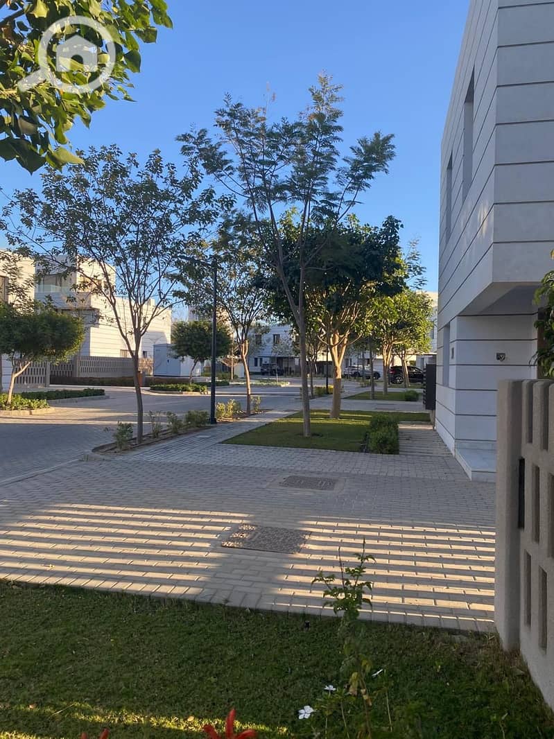 3 WhatsApp Image 2025-10-08 at 18.46. 15_ec9227ce. jpg