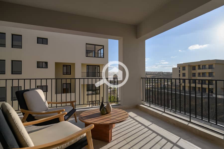 7 O_West_Mockups_54. jpg