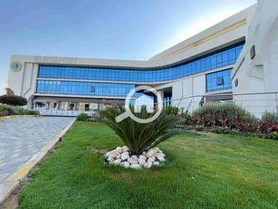 مکتب  للايجار في القاهرة الجديدة، القاهرة - 1000449920. jpg