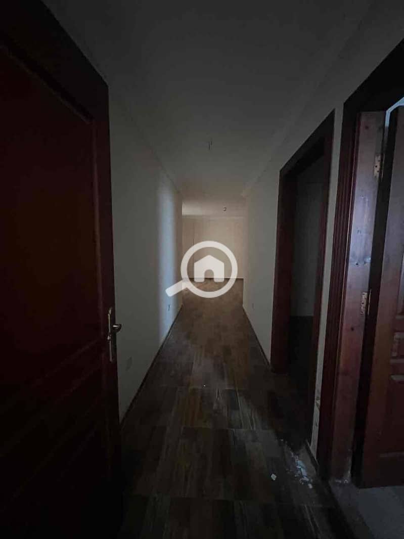 10 004e7444-b447-4ae7-8e43-9803824df2b5. jpg