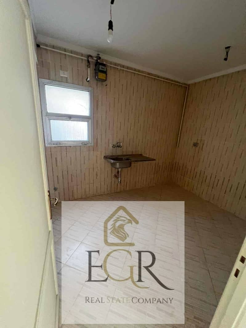 2 eab27d06-8079-435b-bf2d-3b5829e7e40a. jpg