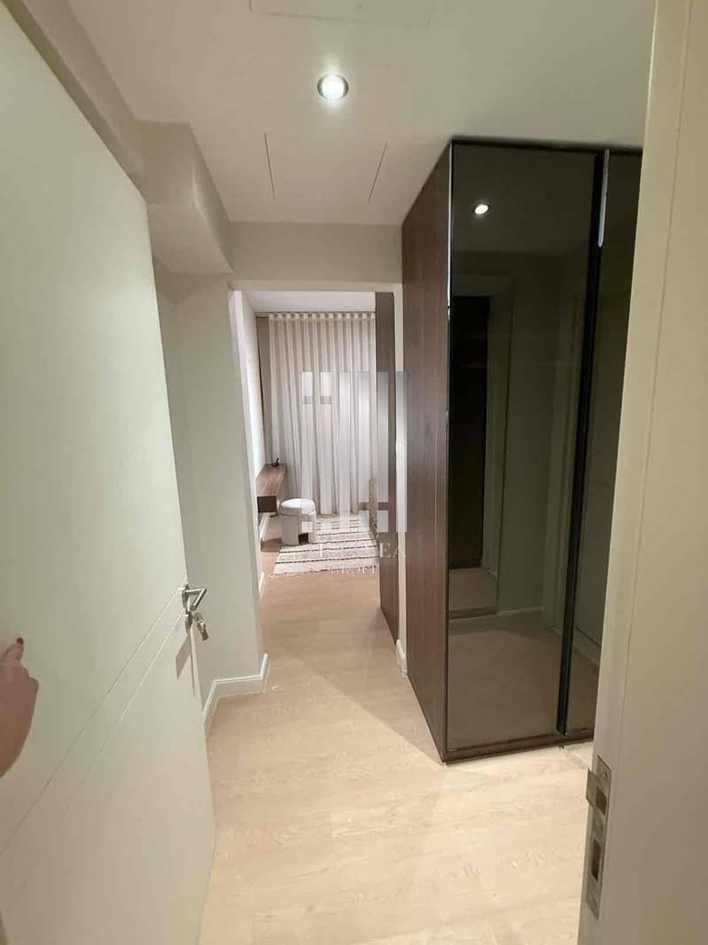 15 537c0ae4-972f-40b4-92f5-fbbdff0f56eb. jpg