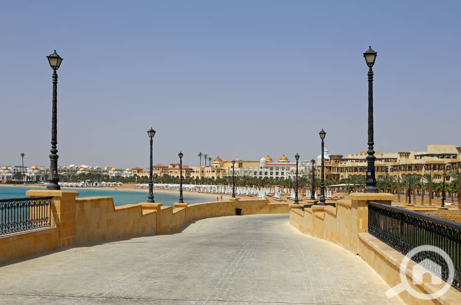 3 Sahl_Hasheesh_R10. jpg