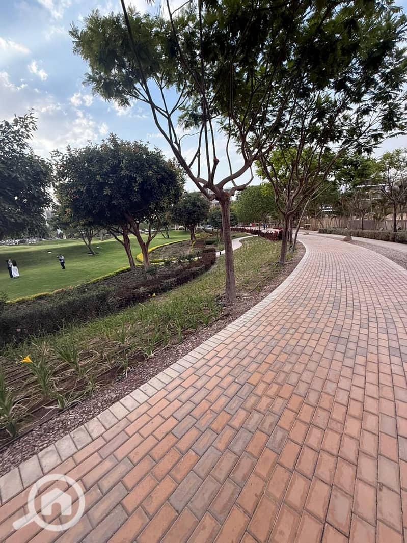 2 WhatsApp Image 2025-10-11 at 13.31. 55_c707eeec. jpg