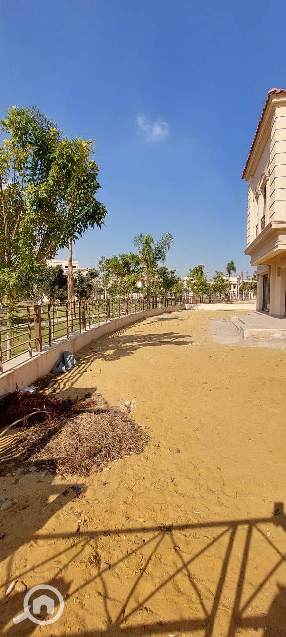 4 13526ce2-9303-4082-a2ac-7da2d1bdd78b. jpg