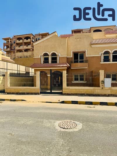 4 Bedroom Twin House for Sale in Sheikh Zayed, Giza - 8f791ad0-91e2-435d-9811-8a86f5cd4b56. jpg